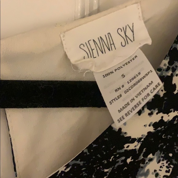 Nordstrom 3/4 Pattern Dress - Picture 2 of 4